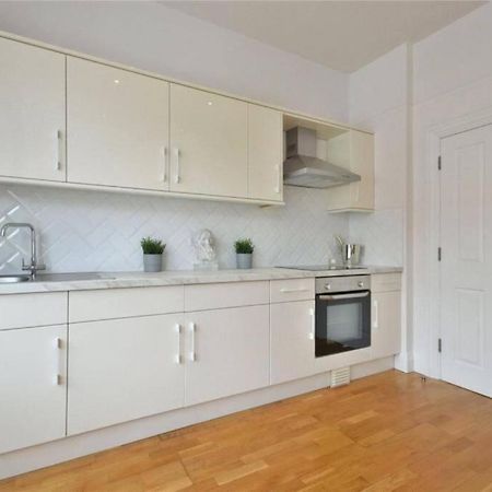 Luxury 3 Bed Apartment - Huge Outdoor Terrace & Amazing Transport Links Лондон Екстер'єр фото
